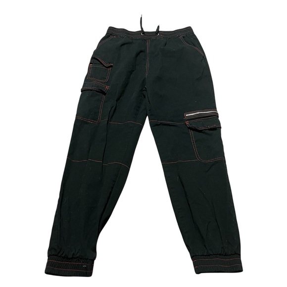 Hot Topic Black Cargo Pants Red Stitching Lots of Details Pockets Size Medium - Picture 1 of 10
